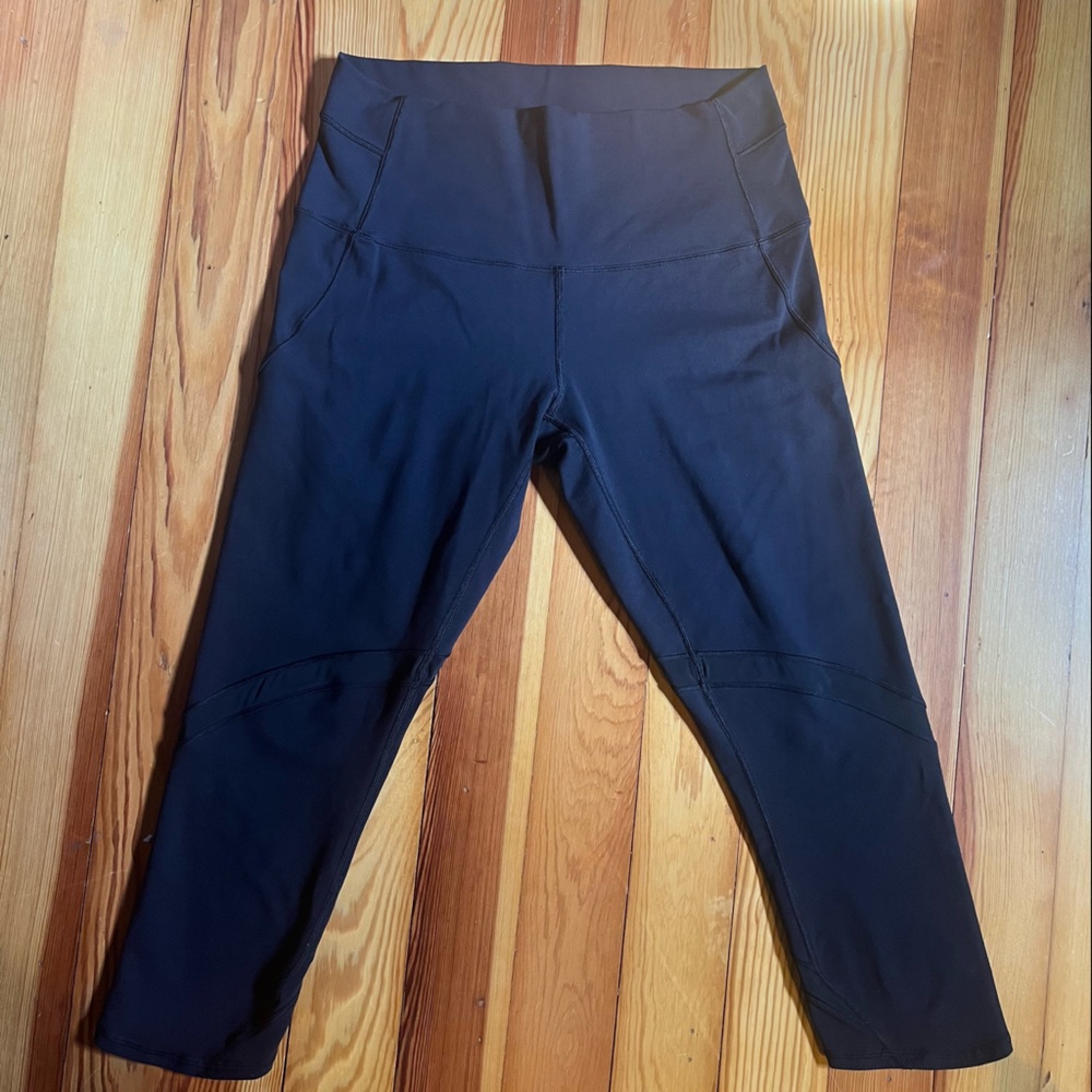 Black cropped lululemon leggings size 10